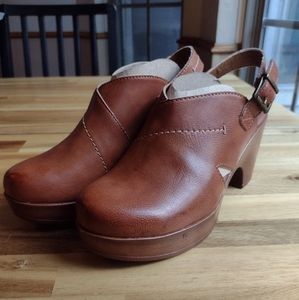 BOC Cecilia tan clog size 8